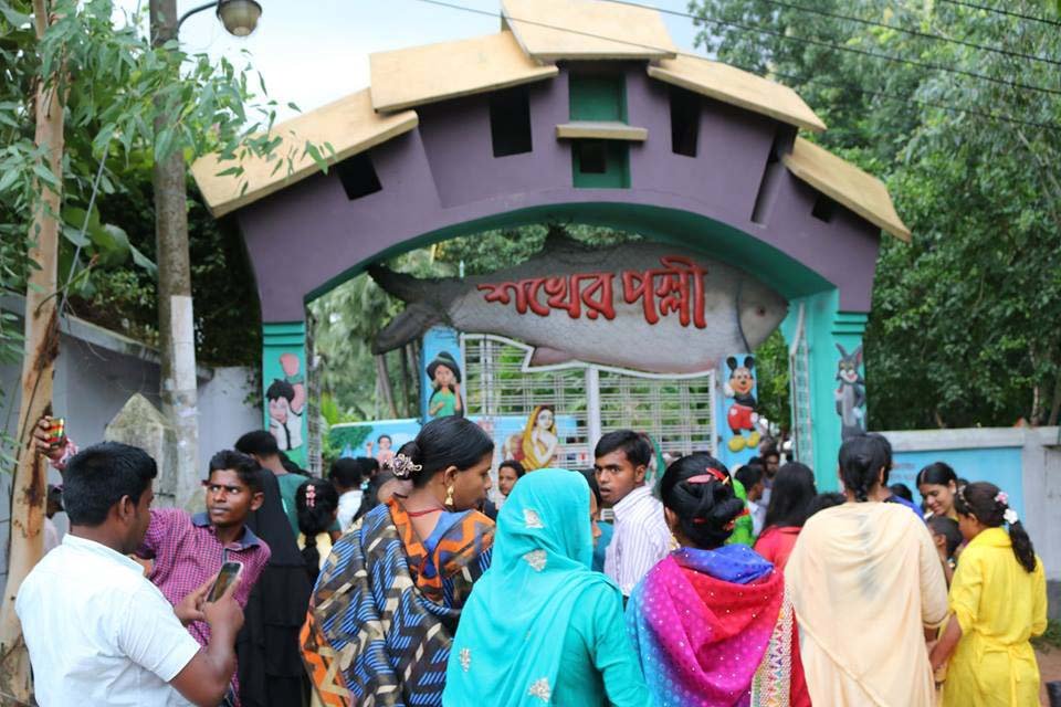 ঈদে সান্তাহার শখের পল্লীতে উপচে পড়া ভিড়