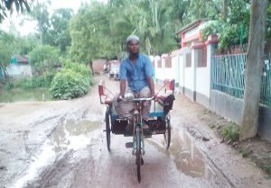 সান্তাহারের সাইলো সড়ক থেকে কদমা যাতায়াতে চরম দুর্ভোগ