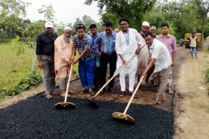 আদমদীঘির নিমাইদীঘি থেকে ১ কিলোমিটার সাওইল সড়ক পাকাকরণের উদ্বোধন