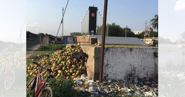 সান্তাহার স্বাধীনতা মঞ্চের আশপাশে ময়লার স্তূপ, অপসারনের দায়িত্ব নেবে কে?